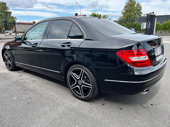 Mercedes-Benz C220 5 of 10