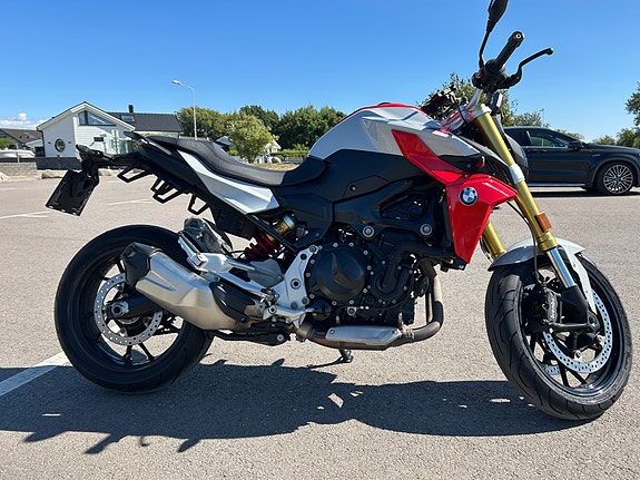 BMW F 900 R 3 of 3
