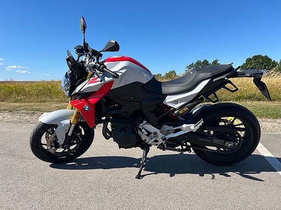 BMW F 900 R 2 of 3