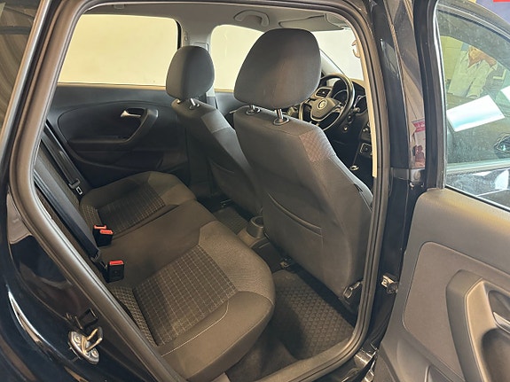 Volkswagen Polo 9 of 17