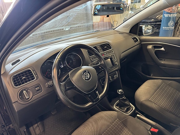 Volkswagen Polo 10 of 17