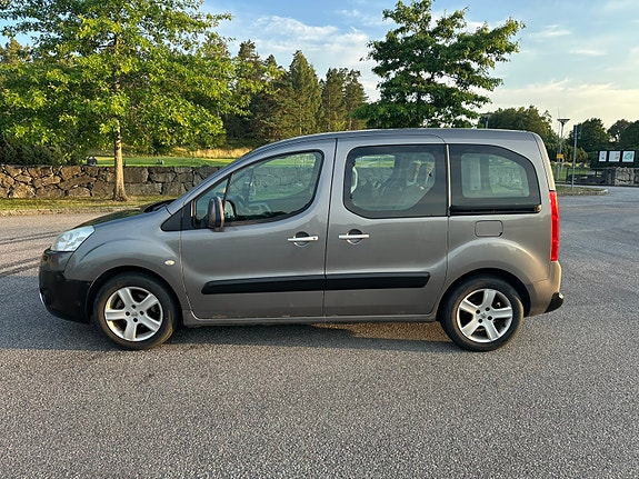 Peugeot Partner Tepee 2 of 12