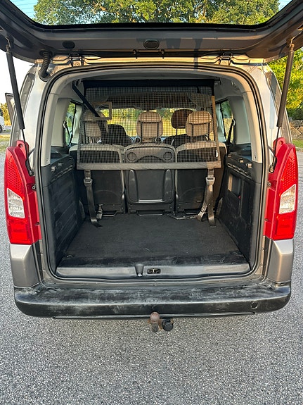 Peugeot Partner Tepee 12 of 12