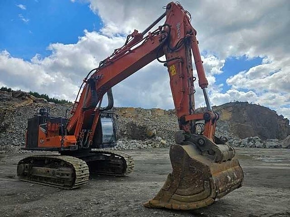 Hitachi ZX530LCH-7 4 of 24