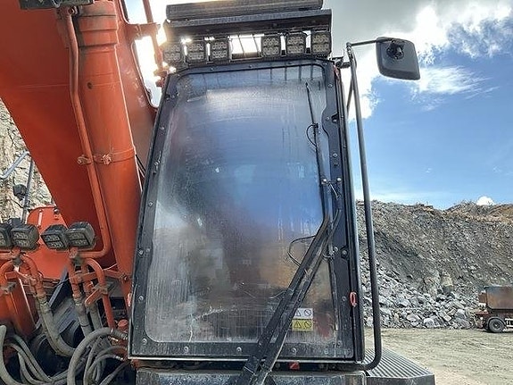Hitachi ZX530LCH-7 13 of 24