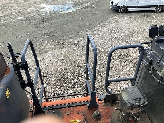 Hitachi ZX530LCH-7 20 of 24