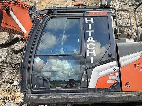 Hitachi ZX530LCH-7 24 of 24