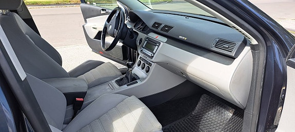 Volkswagen Passat 15 of 17