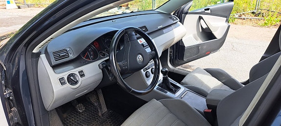 Volkswagen Passat 7 of 17