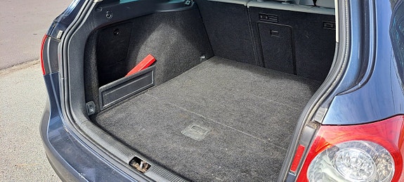 Volkswagen Passat 6 of 17