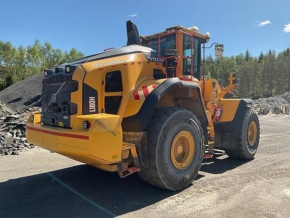 Volvo L180H 3 of 24