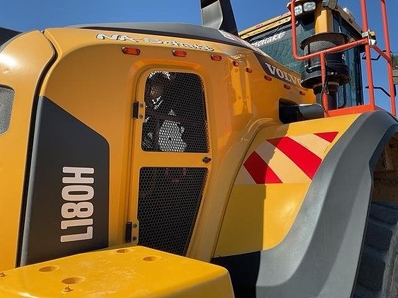 Volvo L180H 11 of 24