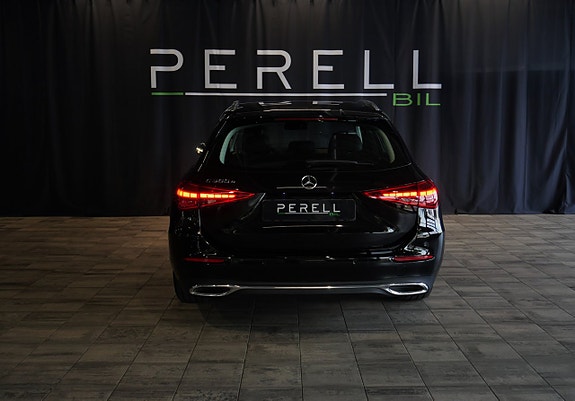 Mercedes-Benz C300 4 of 23