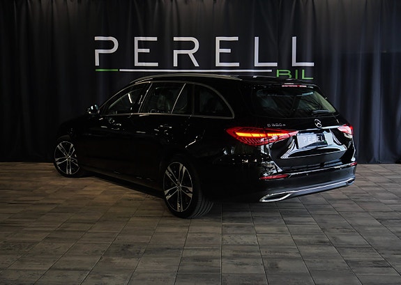 Mercedes-Benz C300 3 of 23