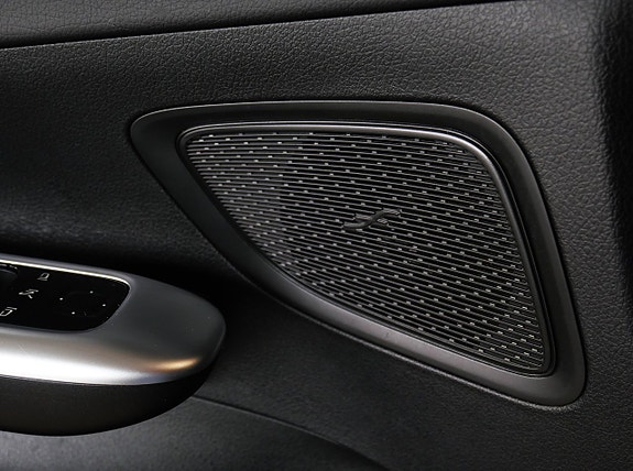 Mercedes-Benz C300 18 of 23