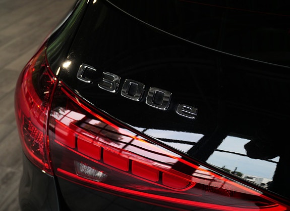 Mercedes-Benz C300 22 of 23