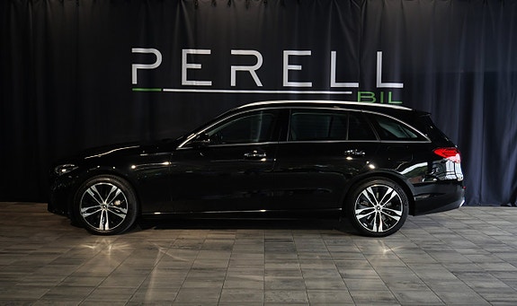 Mercedes-Benz C300 2 of 23