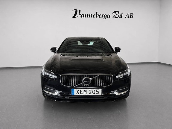 Volvo S90 2 of 11