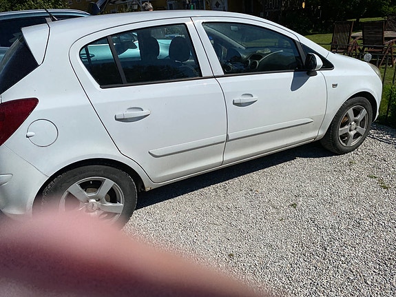 Opel Corsa 3 of 3