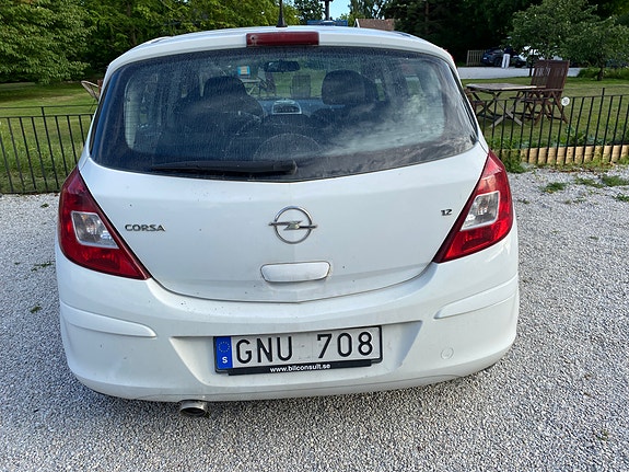 Opel Corsa 2 of 3