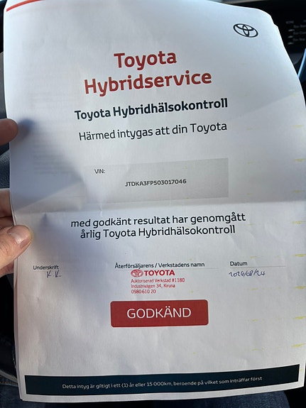 Toyota Prius Plug-in Hybrid 8 of 10