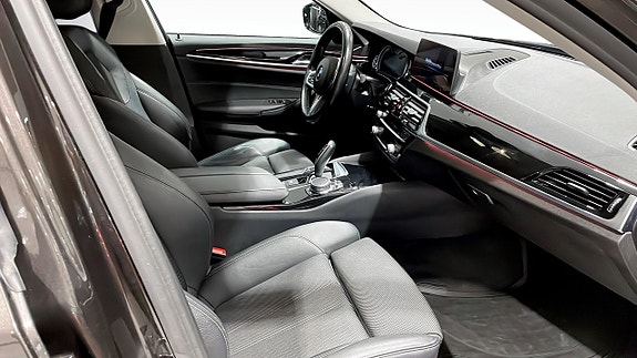 BMW 520 3 of 9