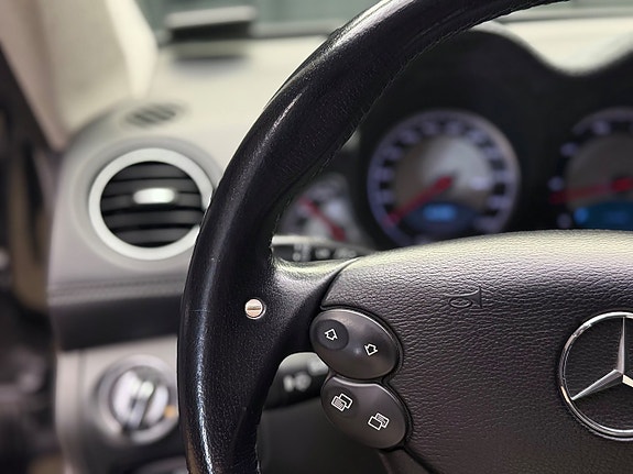Mercedes-Benz SL55 23 of 30