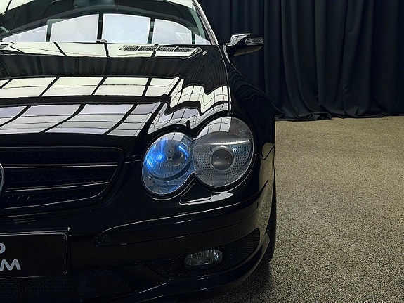 Mercedes-Benz SL55 4 of 30