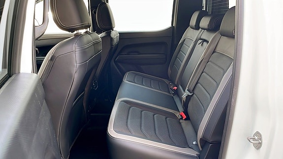 Volkswagen Amarok 11 of 12
