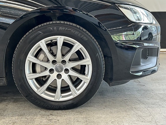 Audi A4 6 of 18