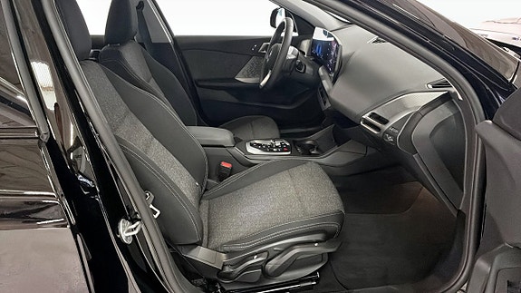 BMW 120 3 of 9