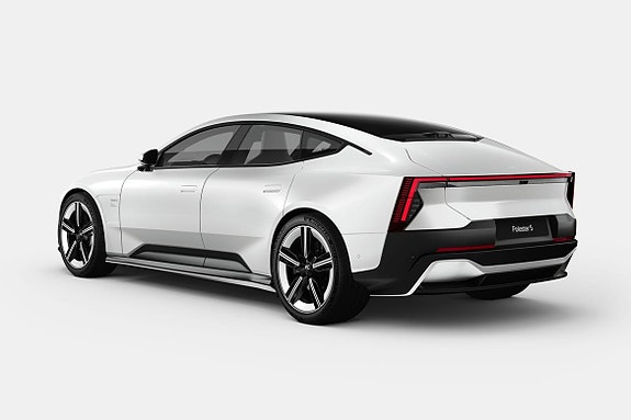 Polestar 5 4 of 17