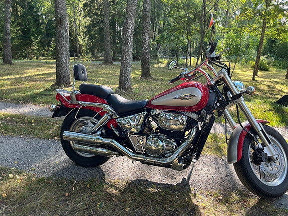 Suzuki VZ800 Marauder 2 of 2