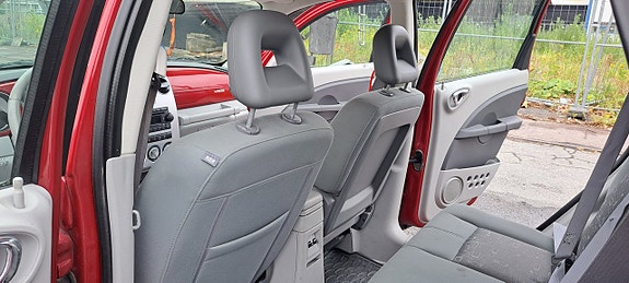 Chrysler PT Cruiser 8 of 15