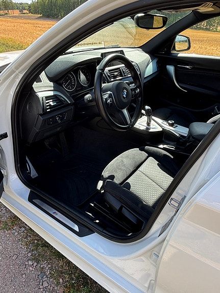 BMW 118i 8 of 14