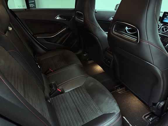 Mercedes-Benz CLA220 17 of 19