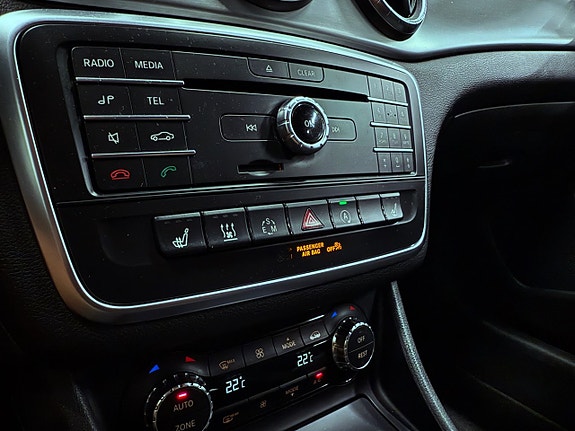 Mercedes-Benz CLA220 7 of 19