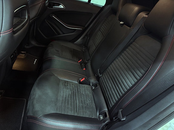 Mercedes-Benz CLA220 8 of 19