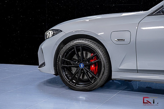BMW 330e 5 of 22