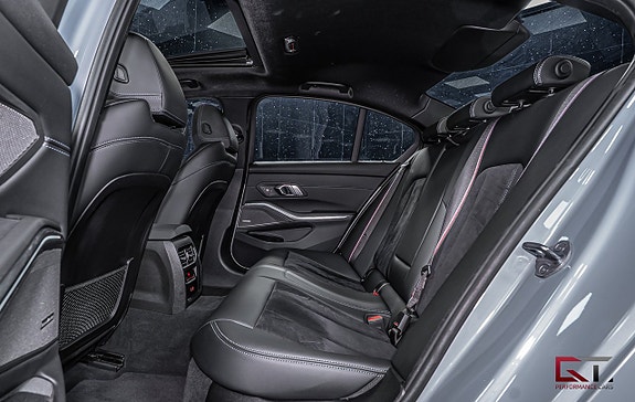 BMW 330e 20 of 22