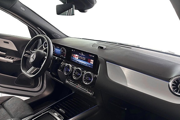 Mercedes-Benz GLA250 e 10 of 12