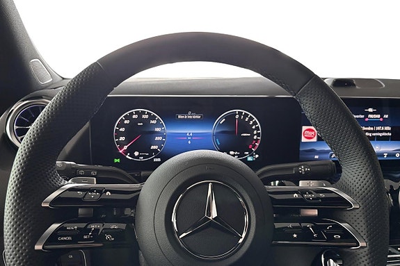 Mercedes-Benz GLA250 e 9 of 12