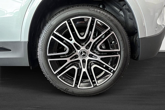 Mercedes-Benz GLA250 e 6 of 12