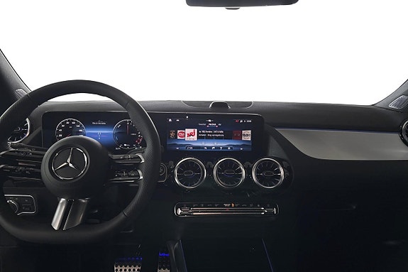 Mercedes-Benz GLA250 e 8 of 12