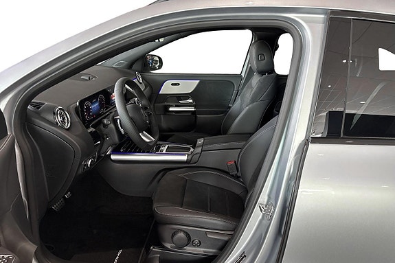 Mercedes-Benz GLA250 e 12 of 12