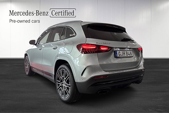 Mercedes-Benz GLA250 e 3 of 12