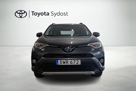 Toyota RAV4 5 of 12