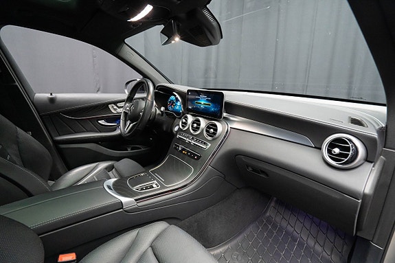 Mercedes-Benz GLC300 de 17 of 27