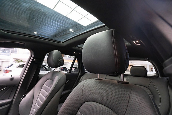 Mercedes-Benz GLC300 de 13 of 27