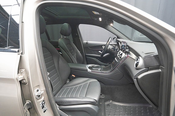 Mercedes-Benz GLC300 de 23 of 27